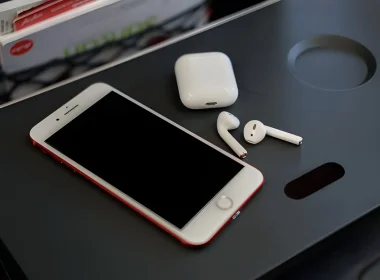 How to use AirPods on plane